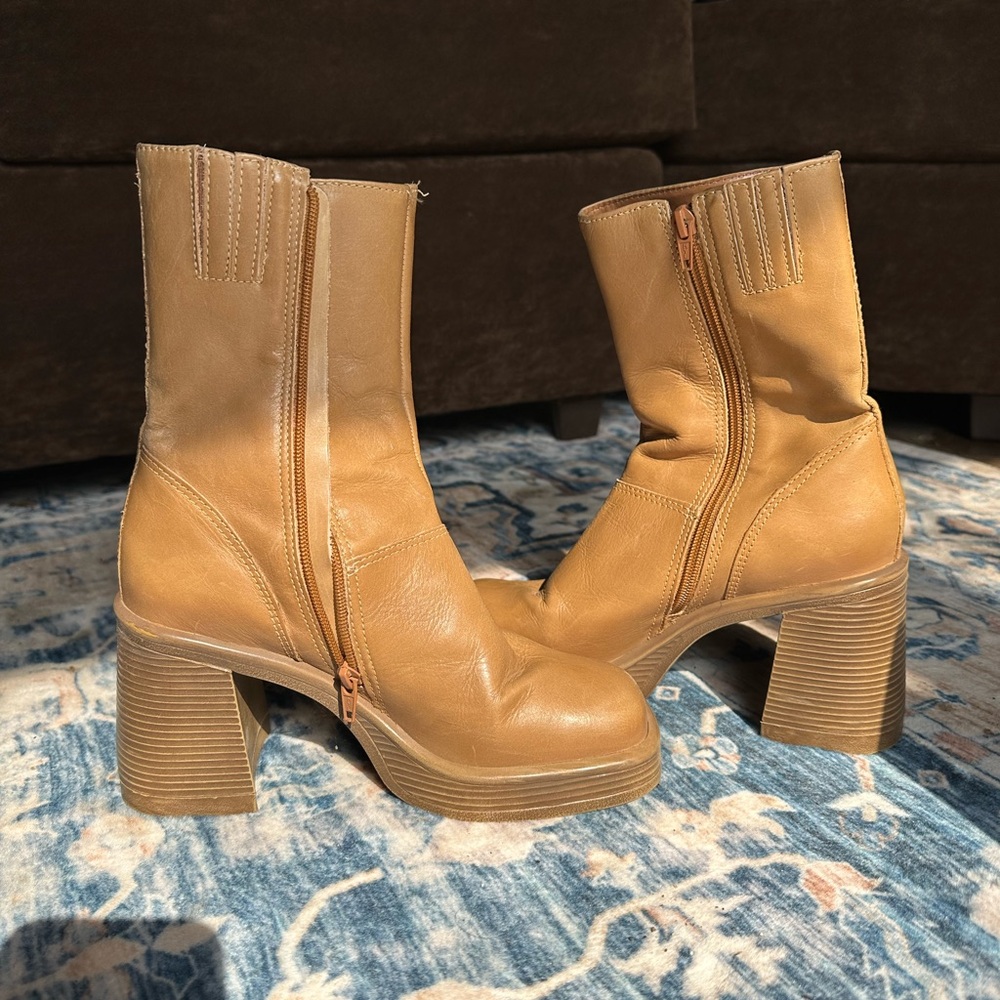 Steve Madden fantsie boots size 7